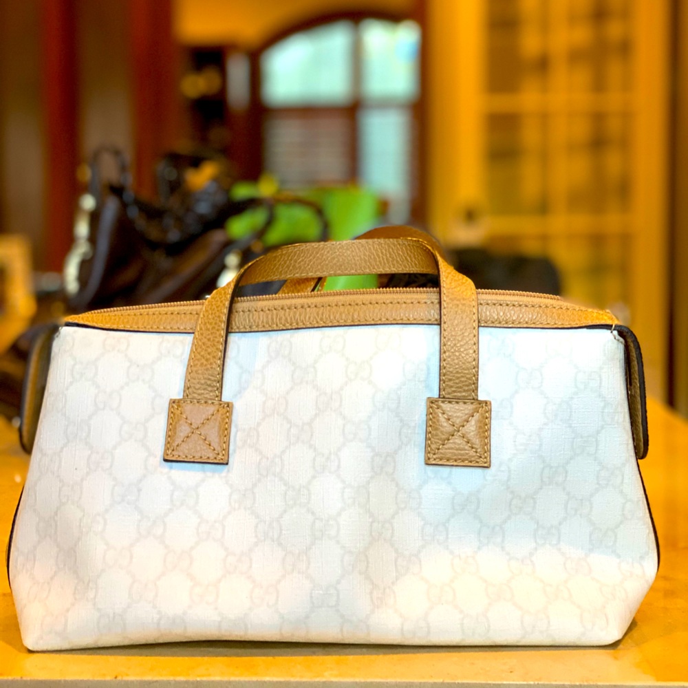 GUCCI Logo Monogram White Handbag, 100% Authentic